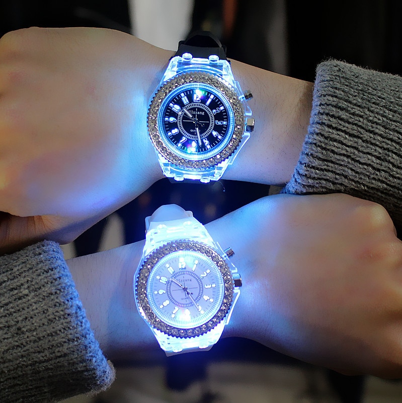 led Flash Luminous Watch Personality trends students lovers jellies woman men's watches 7 color light WristWatch relogio masculi